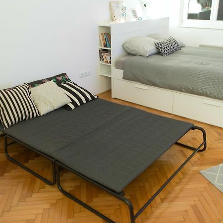 Bright & Stylish Studio Home, Superbly Located Сараево Екстериор снимка