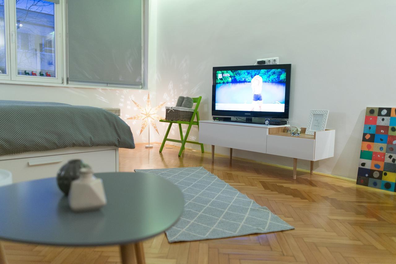 Bright & Stylish Studio Home, Superbly Located Сараево Екстериор снимка